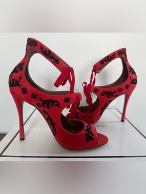 New NIB Tabitha Simons Red suede black Embroidered Lace High stiletto Heels 37 7